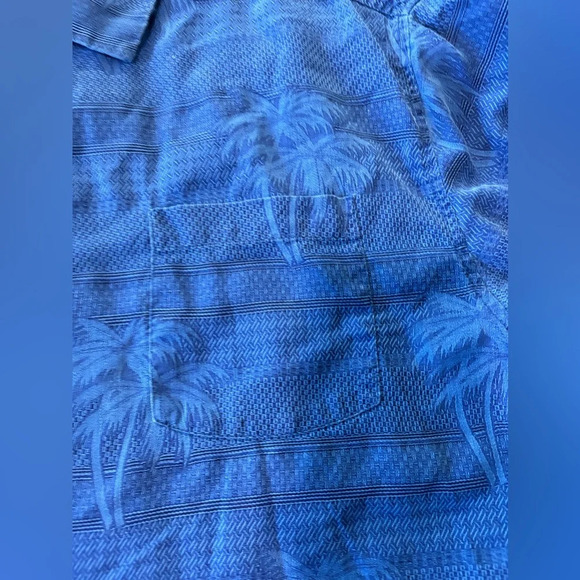 Tommy Bahama Blue Hawaiian Floral Leaf Print Button Up Shirt Size Large - Picture 8 of 14